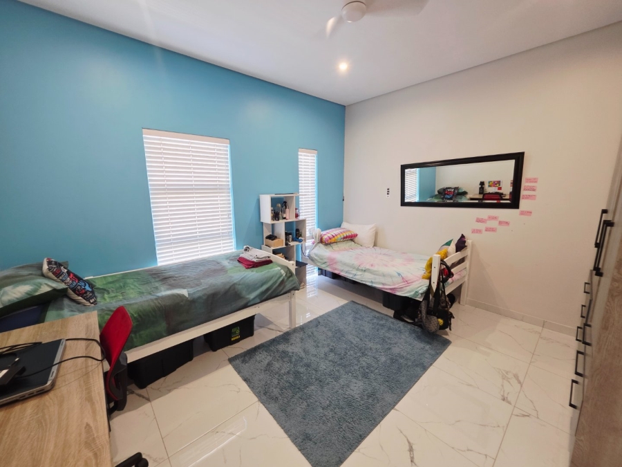 5 Bedroom Property for Sale in Sandown Western Cape